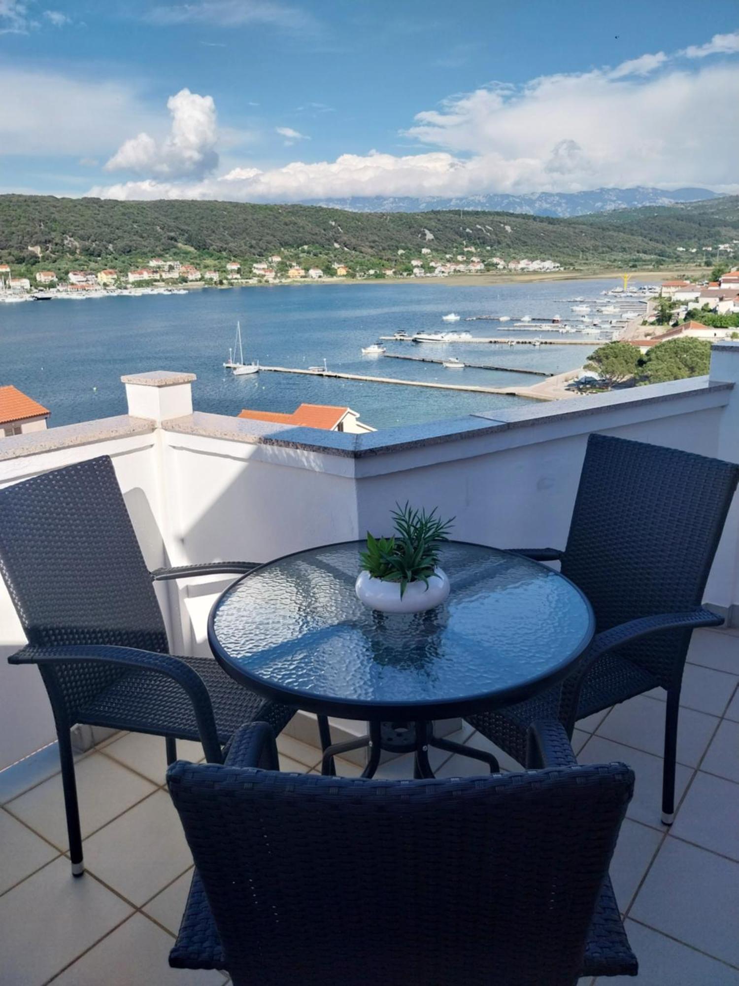 Ljubica Apartments And Rooms Supetarska Draga Extérieur photo
